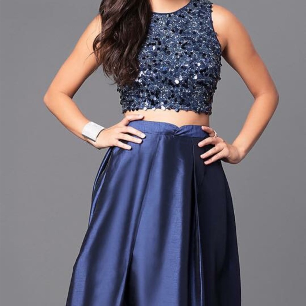 Brand new 2 piece long prom dress size S.